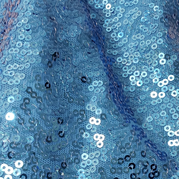 Blue Mermaid Sequins Plush Tail Throw - Picture 4 of 5